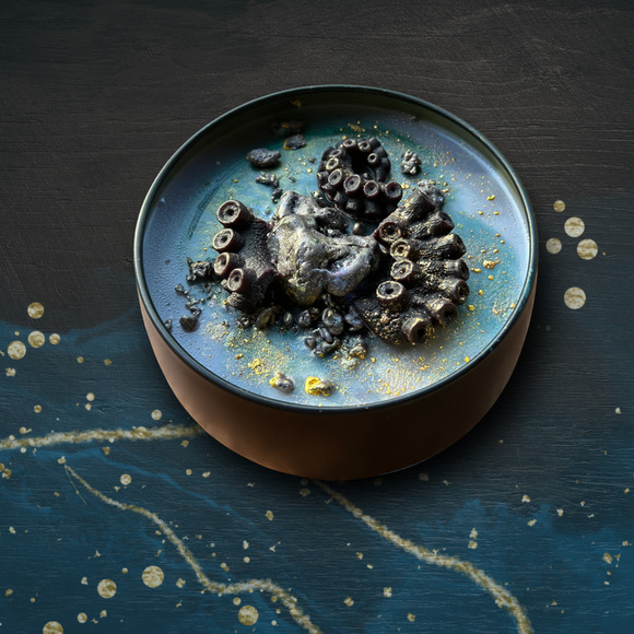 Kraken Unleashed Luxury Wickless Candle: Amber Citrus Musk - Picture 5 of 10